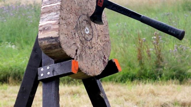 axe throwing