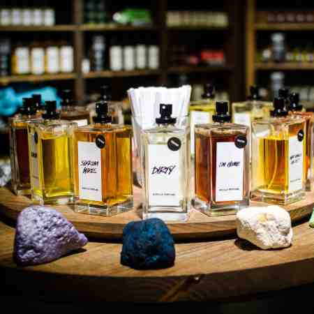 Virtual Perfume Making Perfumes